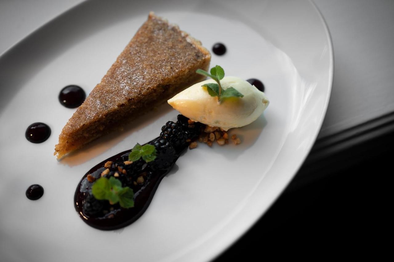 The Walnut Tree 3*