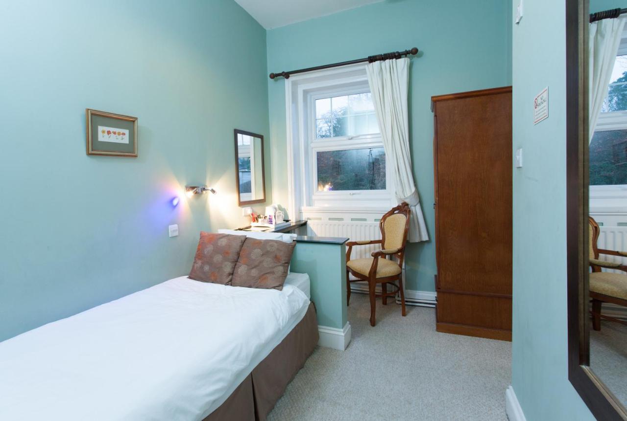 The Walnut Tree 3*